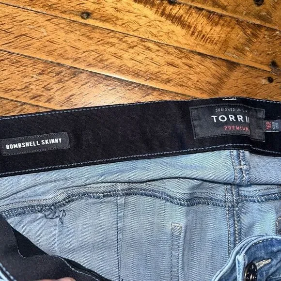 Torrid Bombshell high rise distressed slimming ankle skinny jeans - Picture 2 of 5